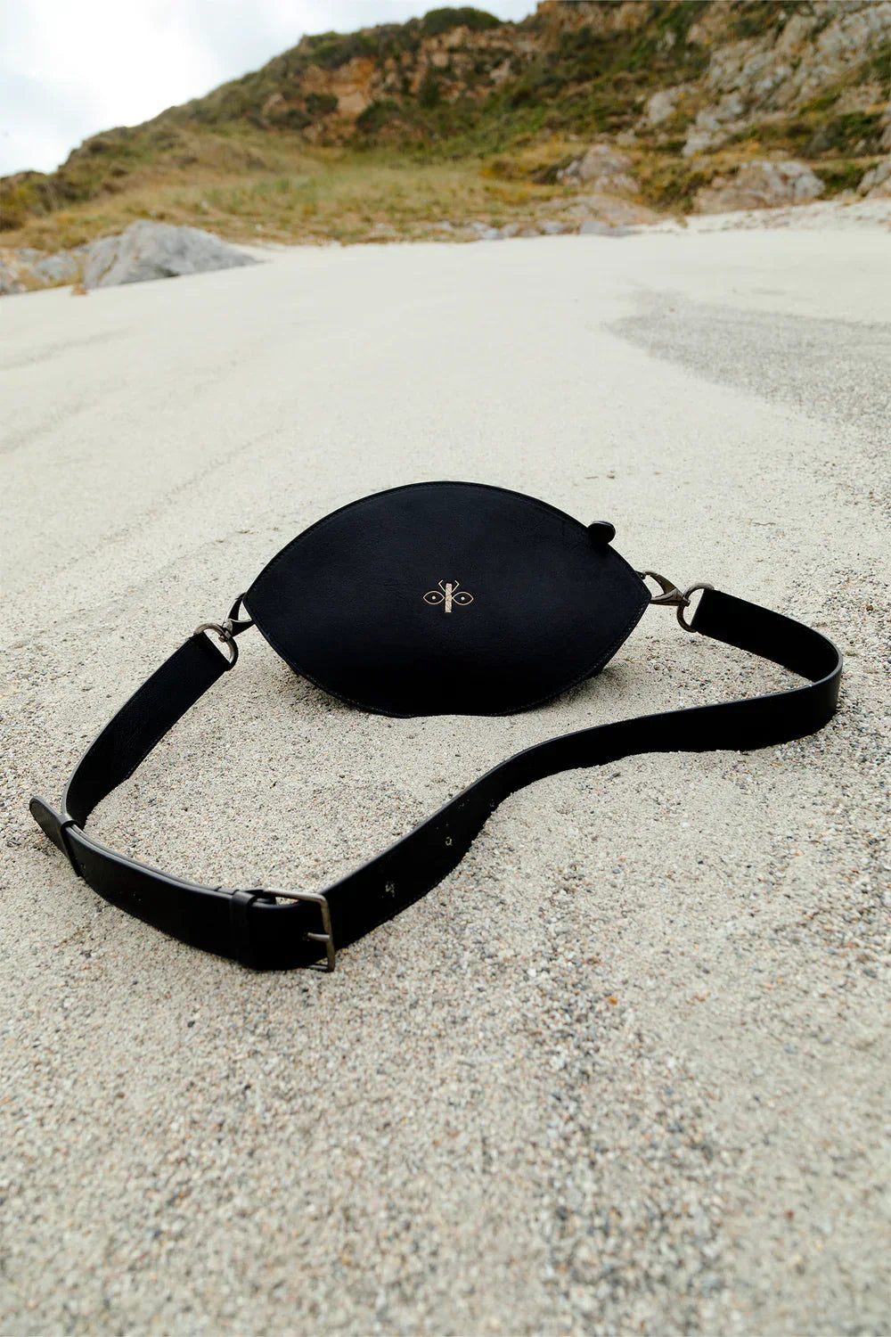 A NEW PERSPECTIVE ON DESIGN: THE UNISEX BAG THAT REFLECTS THE BRAND’S IDENTITY