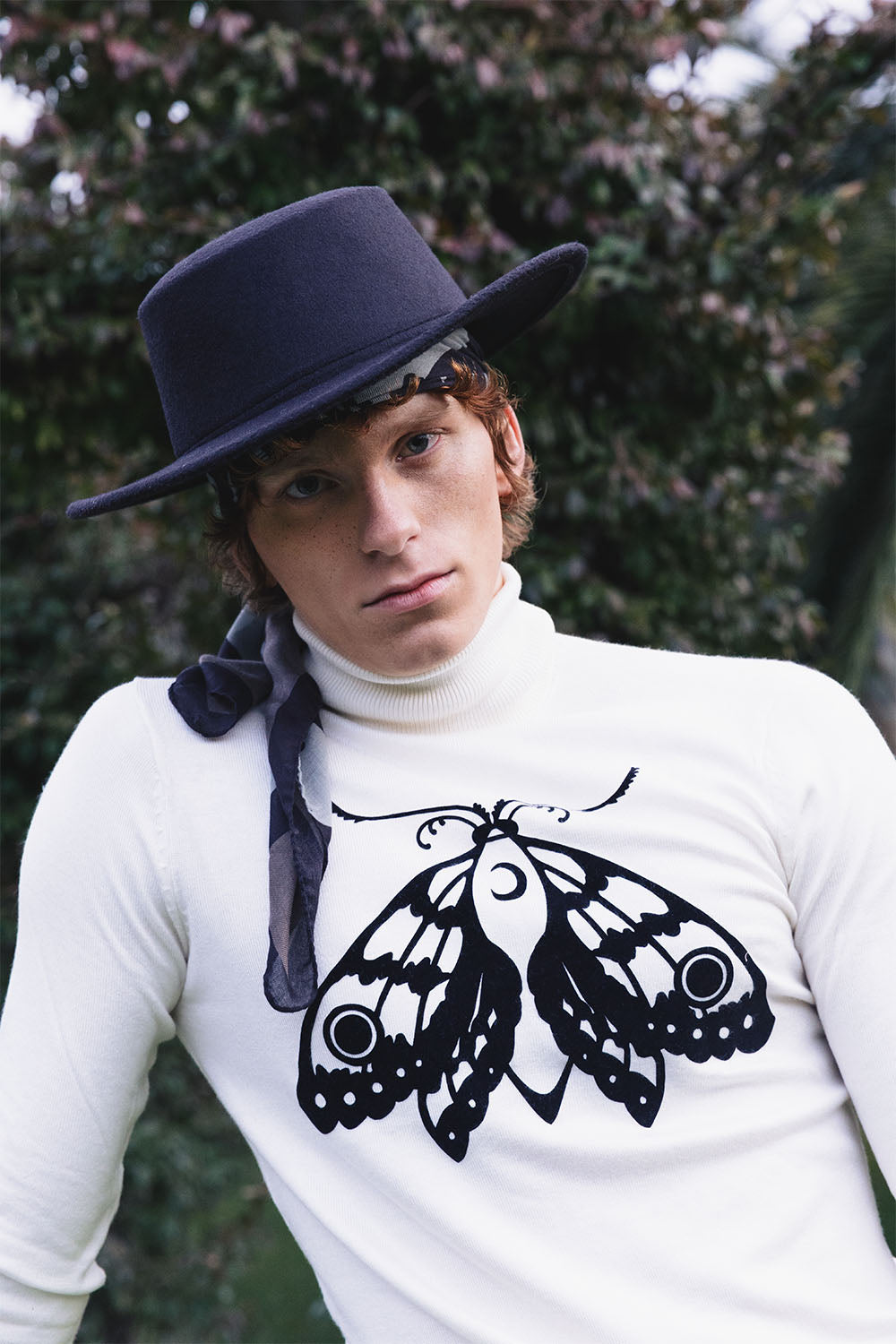 MOTH TURTLENECK