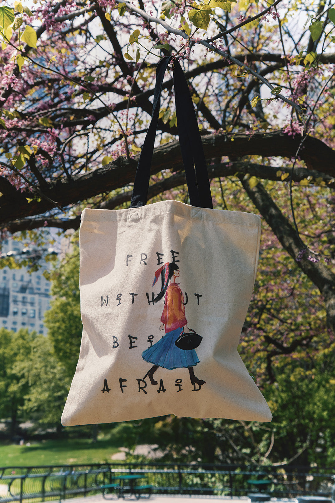 SHOPPER BAG "FREE WITHOUT BEING AFRAID" 39X41CM