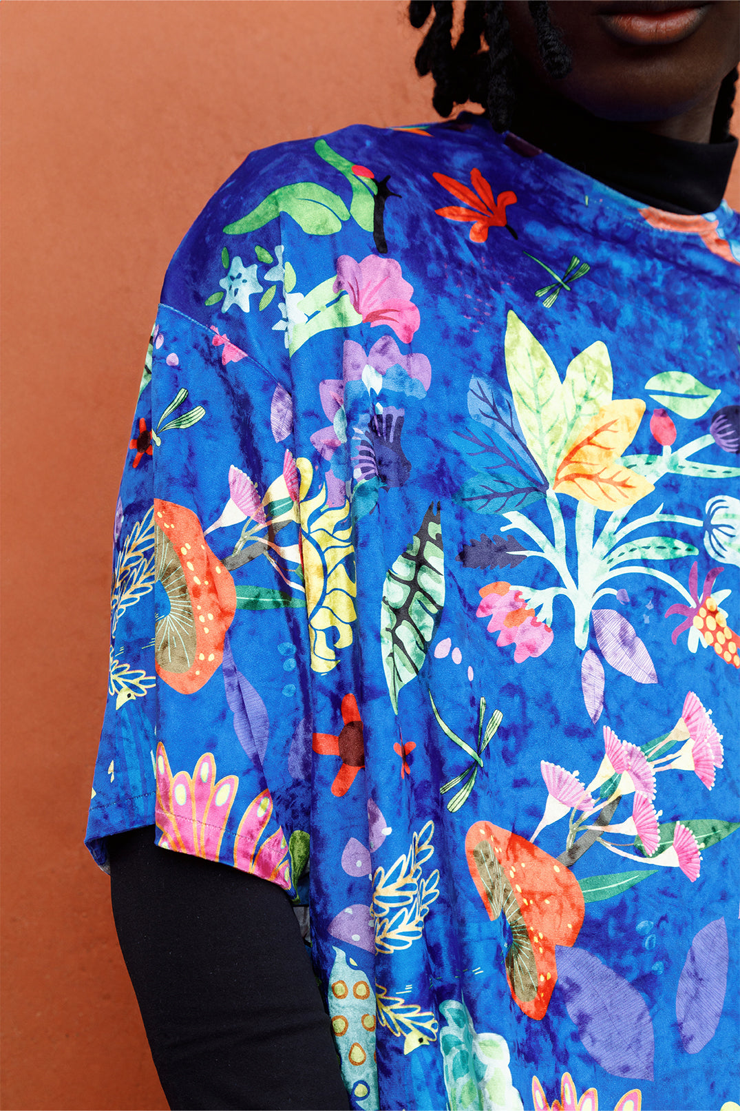 Close-up of the artistic graphic.